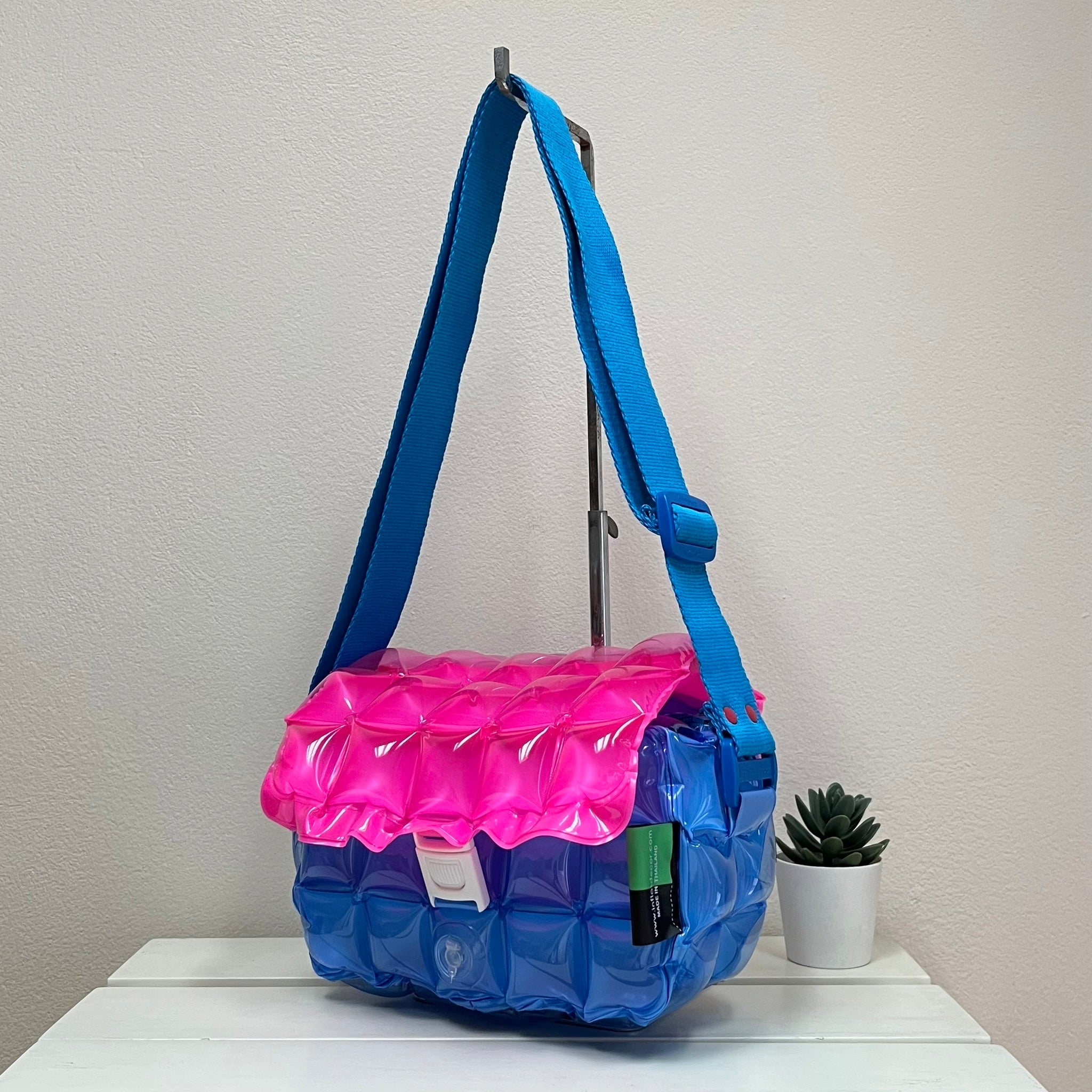 Inflatable Diamond Postman Tote - Trendy Two Tone - Image 6