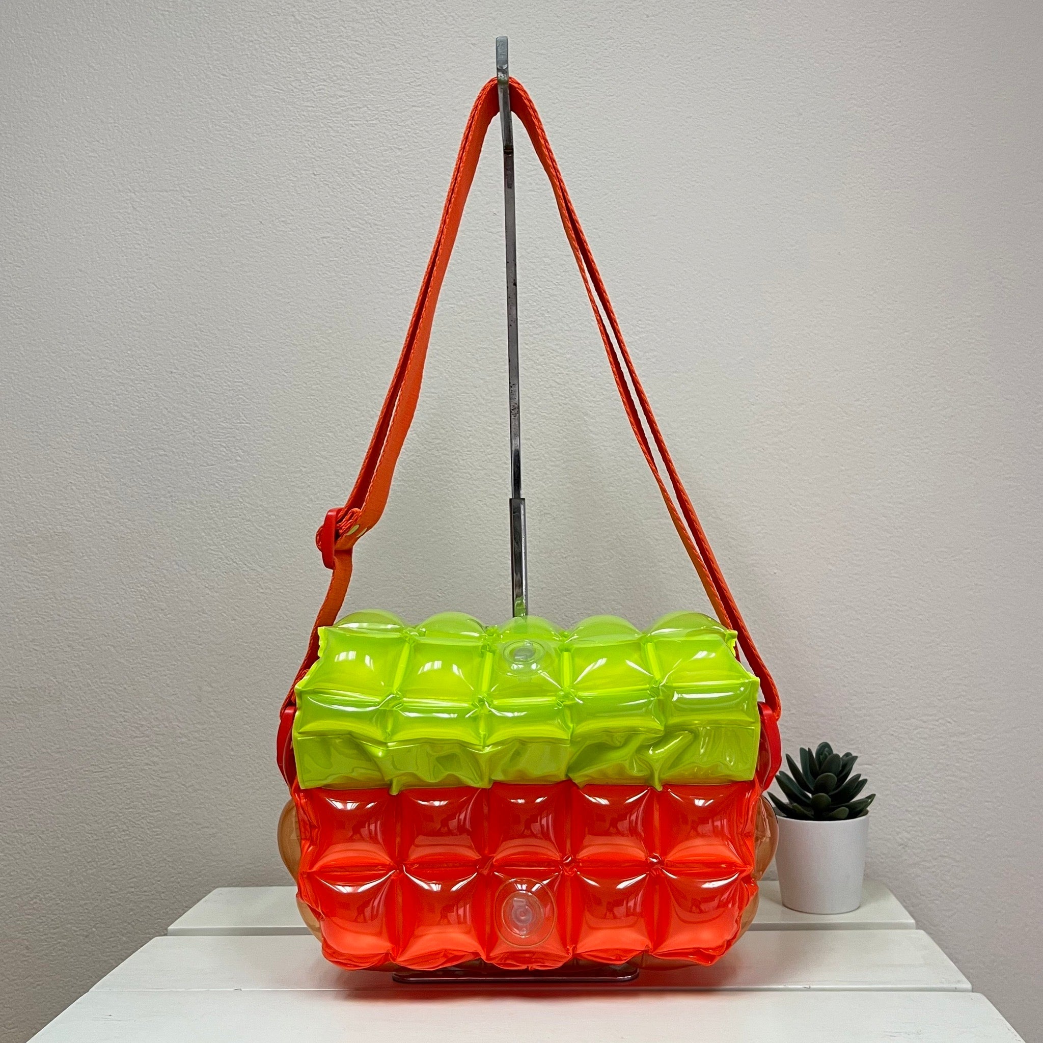 Inflatable Diamond Postman Tote - Trendy Two Tone - Image 5