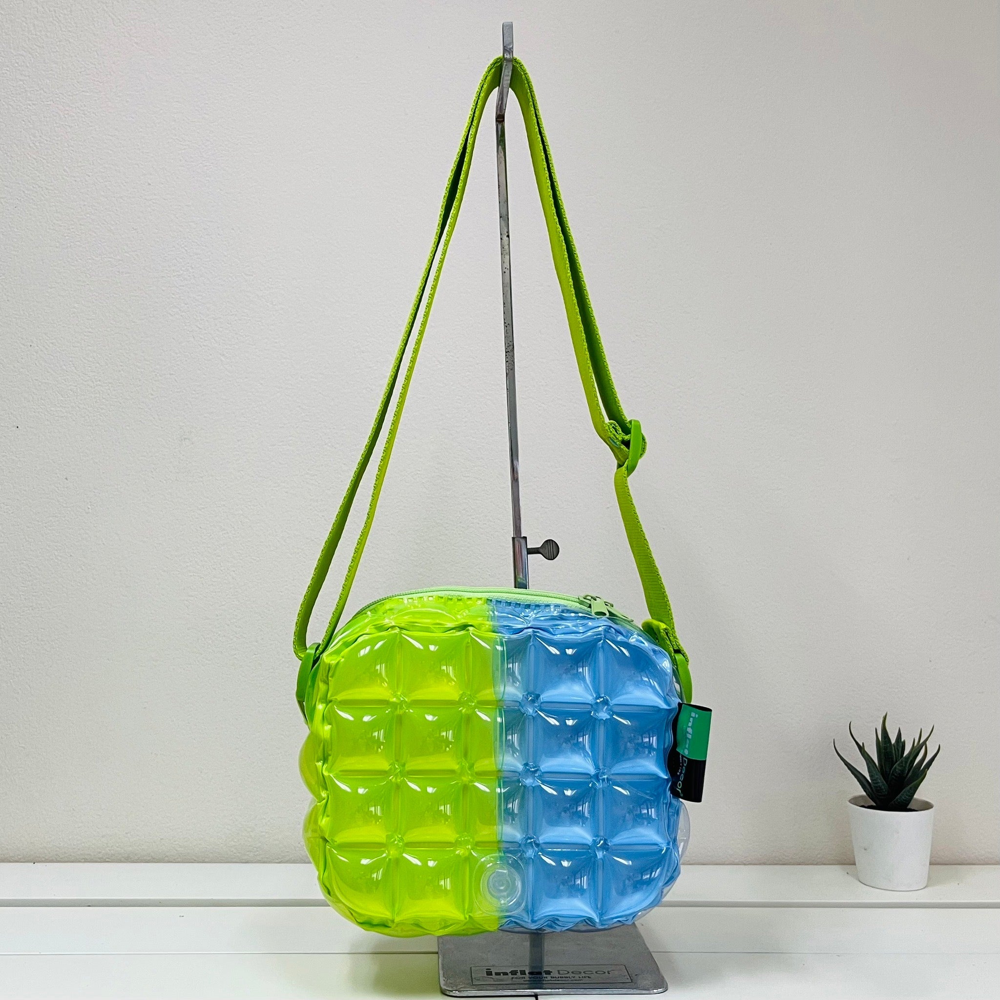Inflatable Messenger Bag (Small) - Double Chic - Image 3